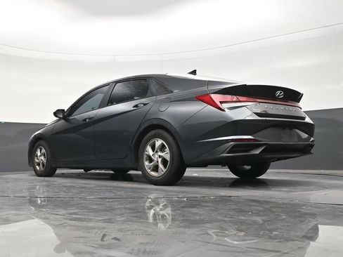 Used 2021 Hyundai Elantra SE FWD image 21