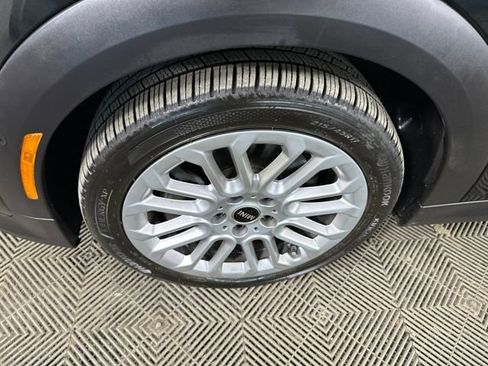 Used 2025 MINI Cooper 2-Door Hardtop image 10