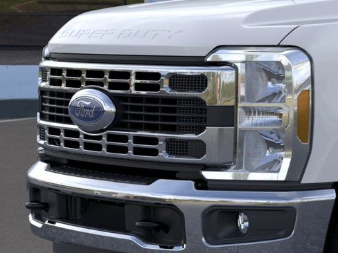 New 2026 Ford F350 XL w/ XL Chrome Package image 17