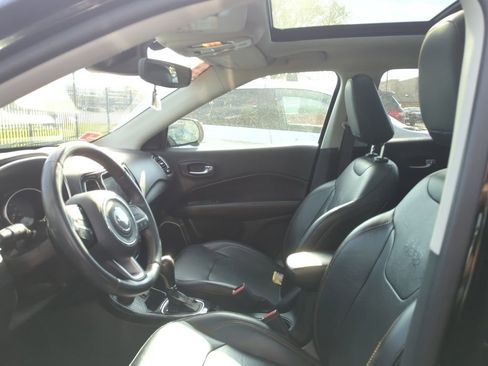 Used 2019 Jeep Compass Limited w/ Advanced Safety Group AWD/4WD image 6