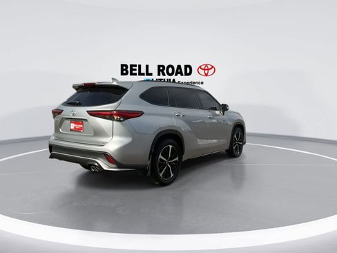 Used 2022 Toyota Highlander XSE image 8