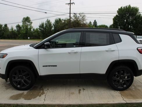 New 2026 Jeep Compass Limited w/ Sun, Sound & Navigation Group AWD/4WD image 31