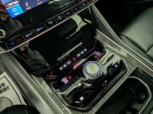 Used 2022 Jeep Wagoneer Series III image 28