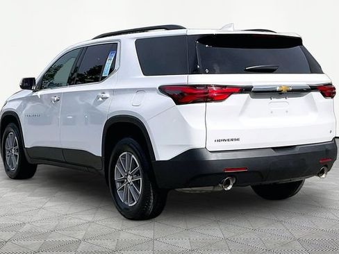 Used 2023 Chevrolet Traverse LT FWD image 4