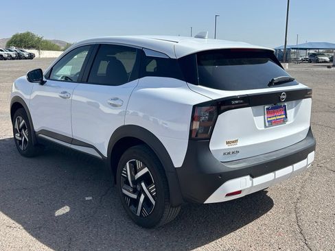 Used 2025 Nissan Kicks SV FWD image 7