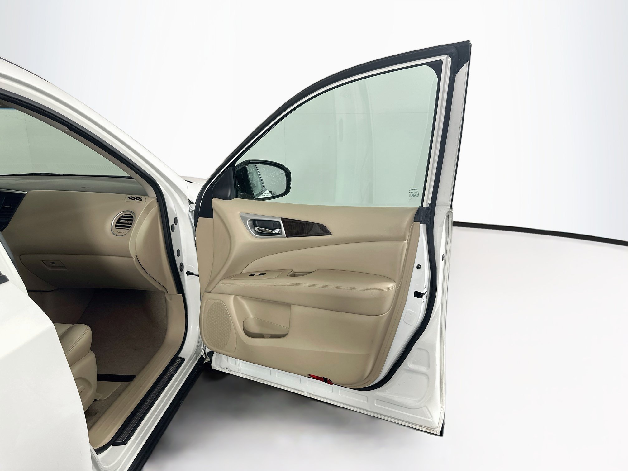 Used 2014 Nissan Pathfinder SL w/ SL Premium Package FWD image 34