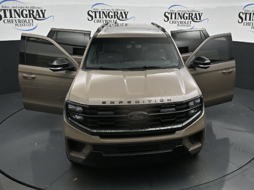 Used 2026 Ford Expedition Max Platinum w/ Stealth Appearance Package AWD/4WD image 34