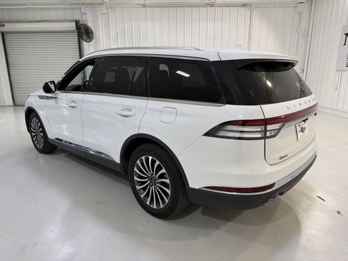 Used 2023 Lincoln Aviator Reserve w/ Elements Package Plus image 3