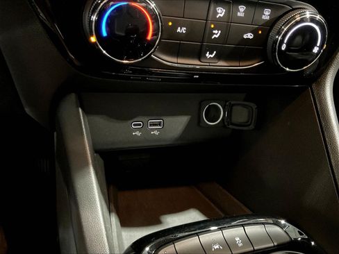 Used 2024 Buick Encore GX Sport Touring FWD image 15
