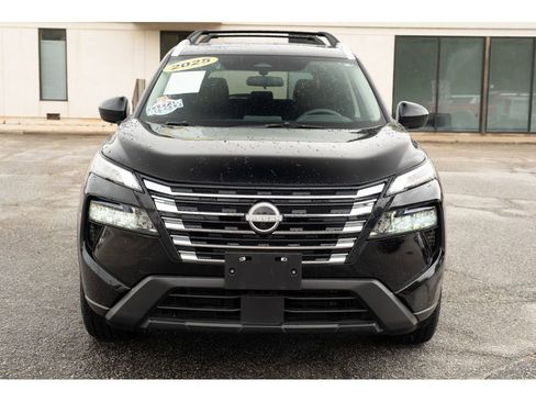 Used 2025 Nissan Rogue SV w/ SV Premium Package FWD image 3