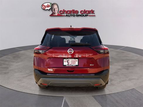 Used 2021 Nissan Rogue SV image 4