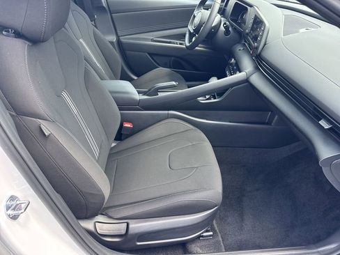 New 2025 Hyundai Elantra Sport image 13