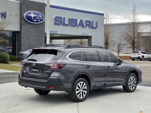 Used 2024 Subaru Outback Premium image 5