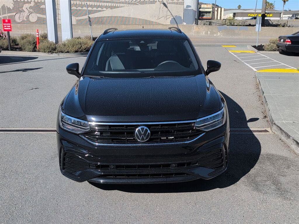 Used 2023 Volkswagen Tiguan SE R-Line FWD image 3