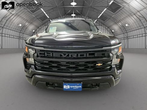 Used 2023 Chevrolet Silverado 1500 Custom AWD/4WD image 2