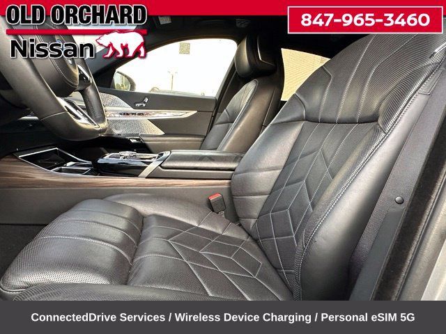 Used 2023 BMW i7 xDrive60 AWD/4WD image 12