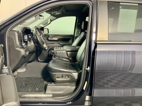 Used 2022 Chevrolet Silverado 1500 LT AWD/4WD image 11