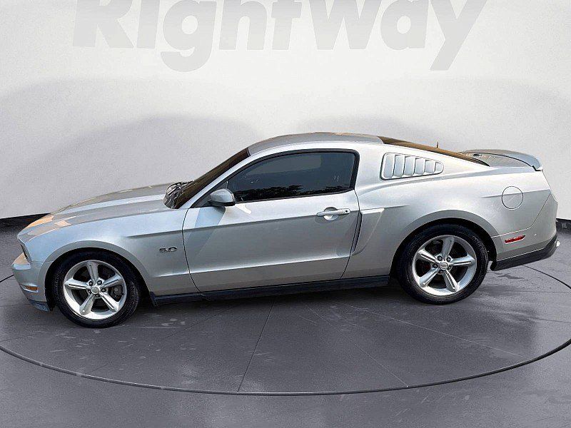 Used 2011 Ford Mustang GT Premium w/ GT Coupe Accessory Pkg 1 RWD image 2