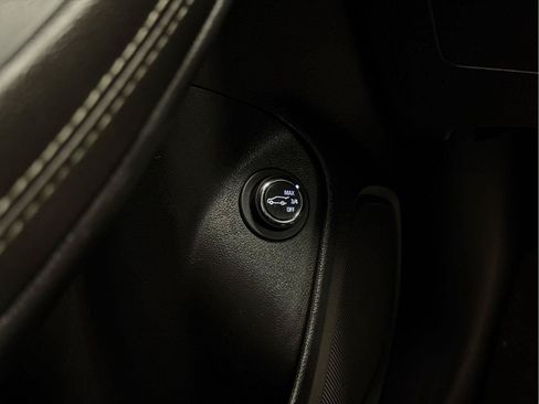 Used 2023 Buick Encore GX Select AWD/4WD image 37