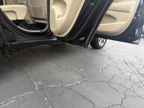 Used 2018 Jeep Grand Cherokee Limited AWD/4WD image 9