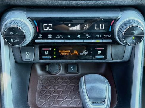 Used 2020 Toyota RAV4 Limited w/ Limited Grade Weather Package AWD/4WD image 17