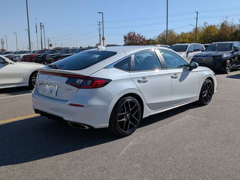 Used 2024 Honda Civic Sport Touring image 3