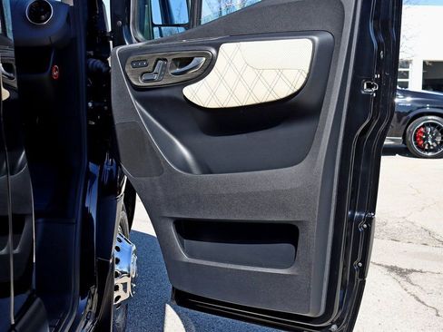 Used 2024 Mercedes-Benz Sprinter 3500 image 35