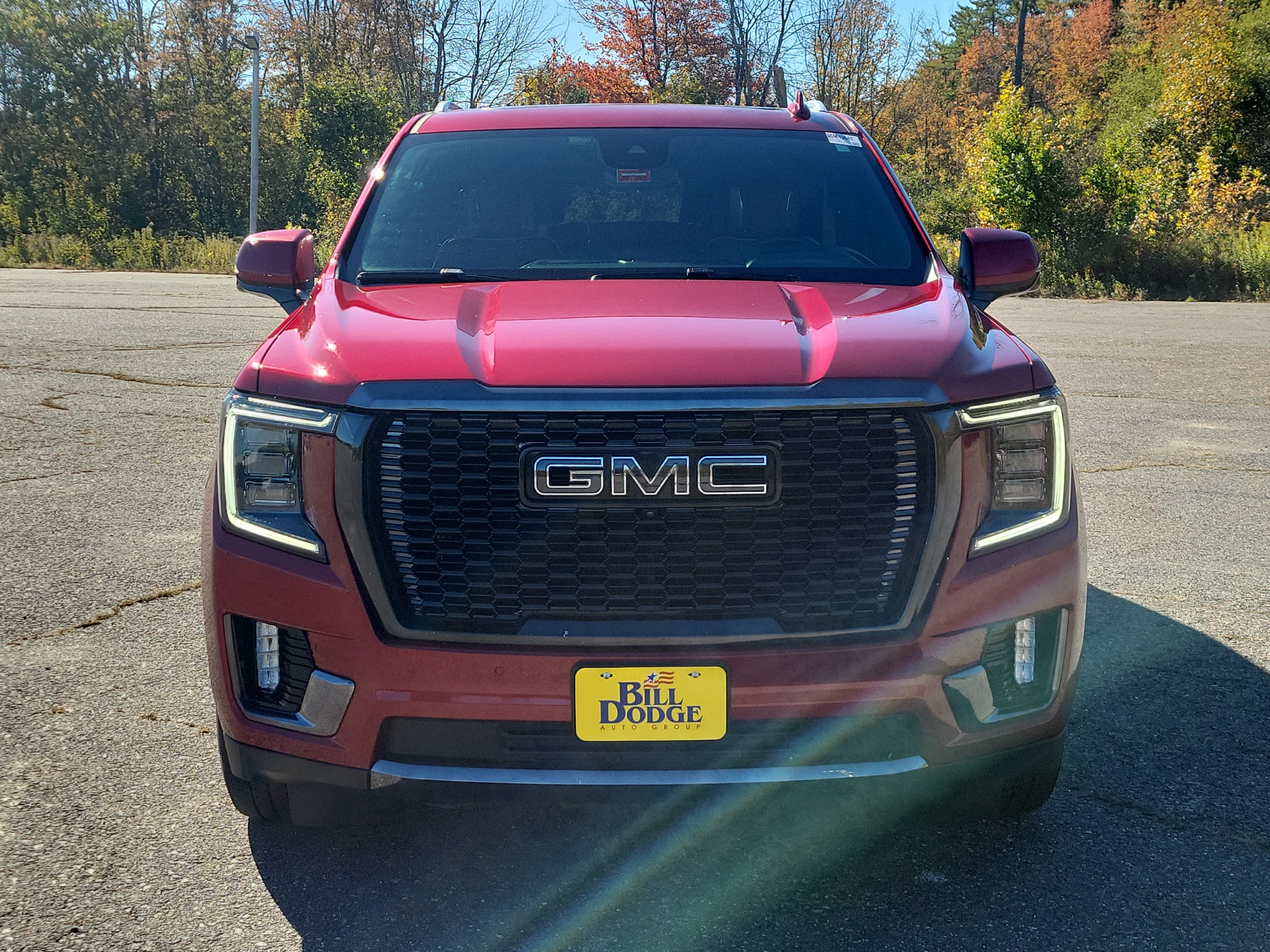 Used 2023 GMC Yukon XL Denali Ultimate AWD/4WD image 2