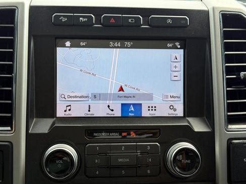 Used 2019 Ford F150 Lariat w/ Equipment Group 502A Luxury AWD/4WD image 15