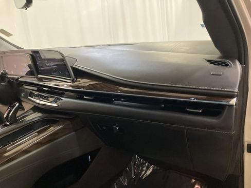 Used 2023 Cadillac Escalade Premium Luxury Platinum image 29