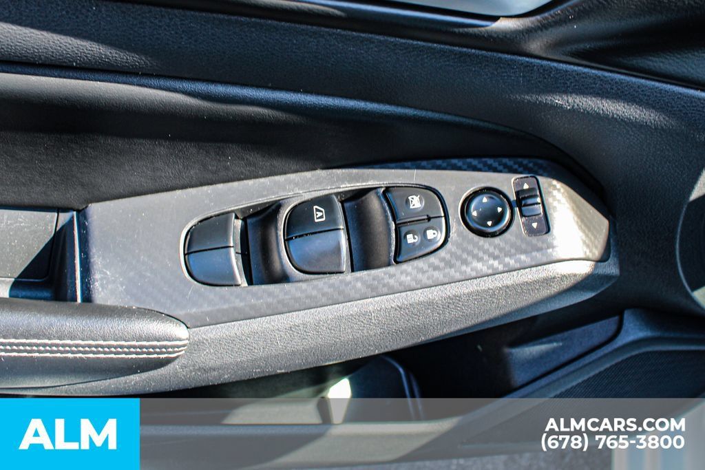 Used 2025 Nissan Altima 2.5 SV FWD image 36