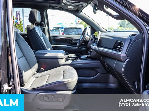 Used 2025 Chevrolet Suburban RST w/ Comfort Package AWD/4WD image 19