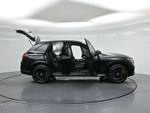 Used 2025 Mercedes-Benz GLC 300 image 4