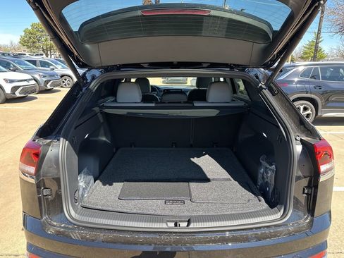 New 2026 Volkswagen Atlas Cross Sport SEL AWD/4WD image 18
