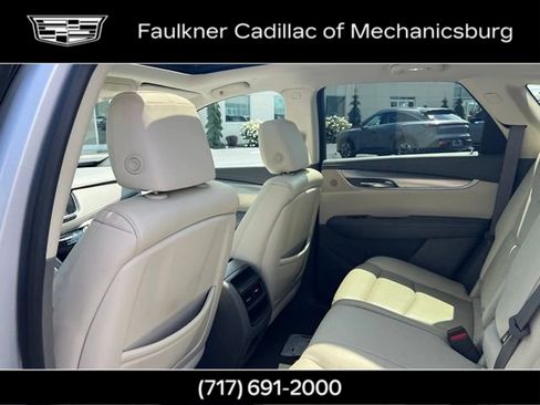Used 2017 Cadillac XT5 Luxury w/ Driver Awareness Package AWD/4WD image 16