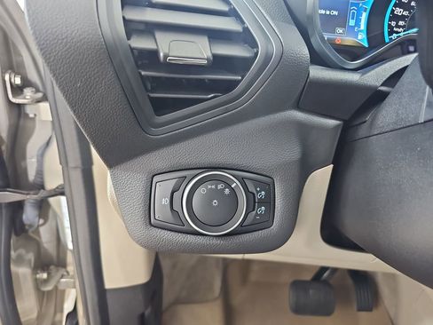 Used 2016 Ford C-MAX SEL w/ Equipment Group 303A FWD image 31
