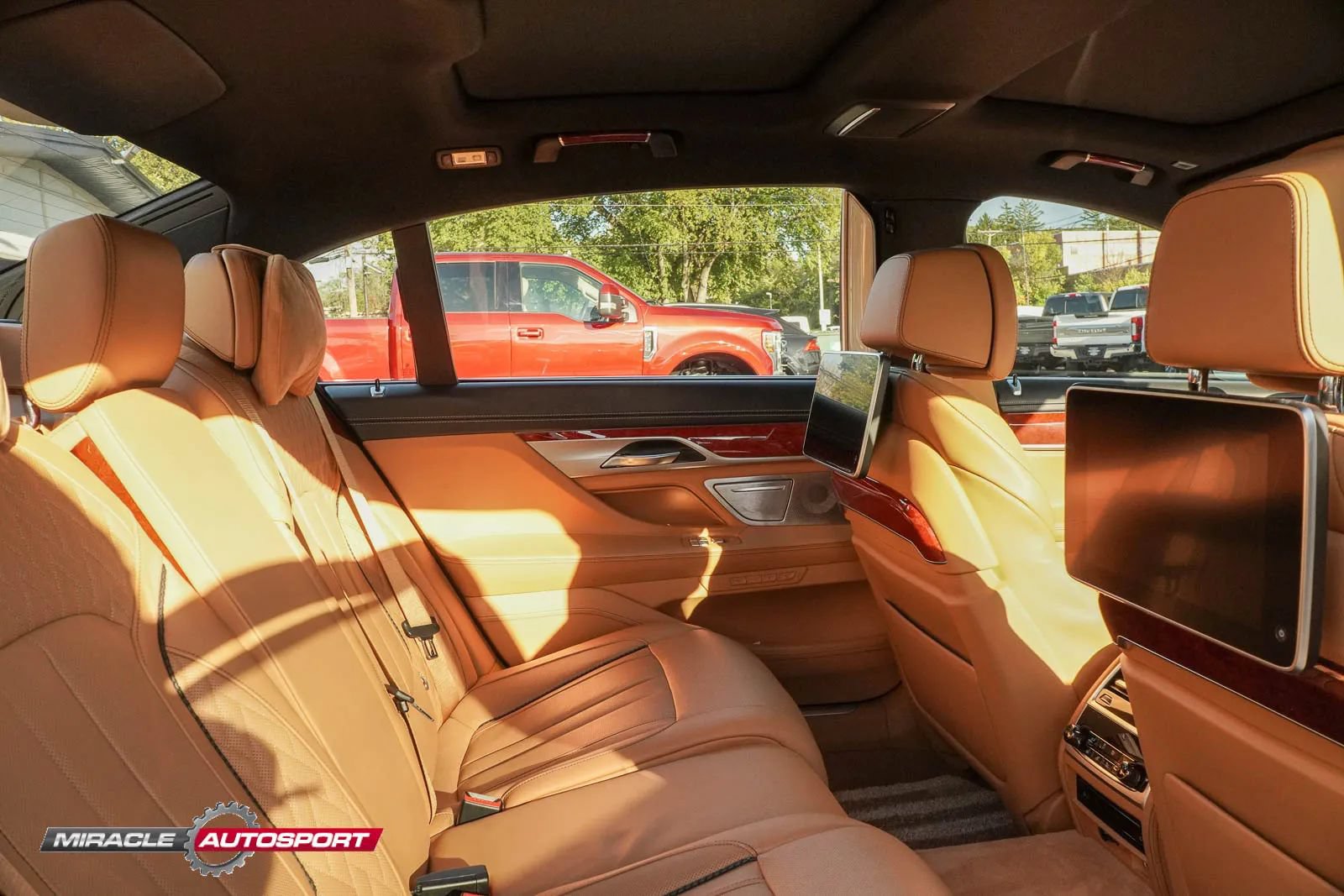 Used 2019 BMW ALPINA B7 xDrive w/ Luxury Rear Seating Package AWD/4WD image 40