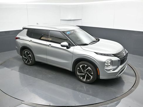 Used 2023 Mitsubishi Outlander SEL image 56