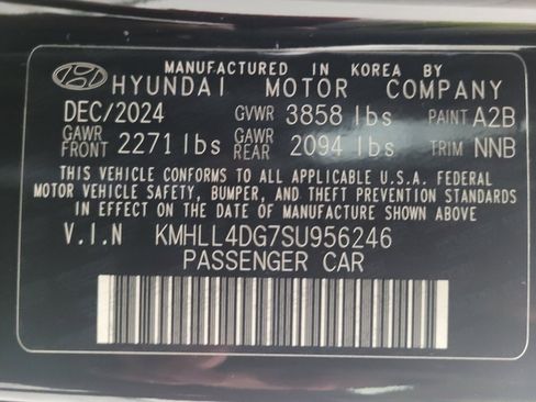Used 2025 Hyundai Elantra SE FWD image 33