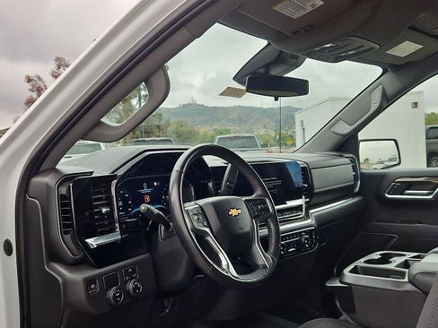 Used 2022 Chevrolet Silverado 1500 LT RWD image 10