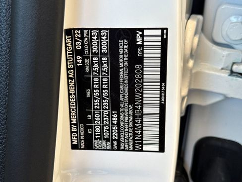 Used 2022 Mercedes-Benz GLB 250 4MATIC image 16