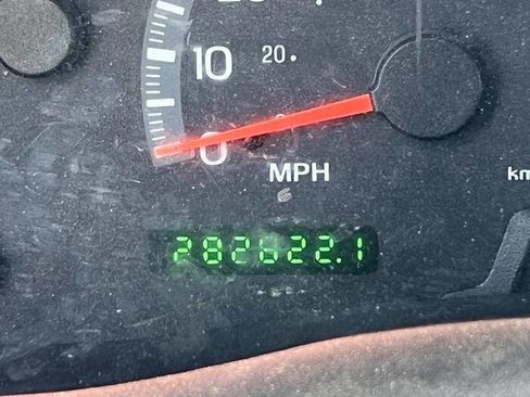 Used 2002 Ford F150 XLT AWD/4WD image 39