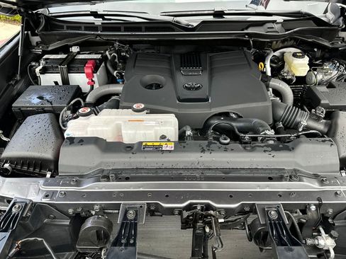 Used 2024 Toyota Tundra Limited w/ TRD Off-Road Package image 29