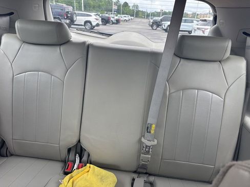 Used 2013 Buick Enclave Leather w/ Trailering Provision Package FWD image 9