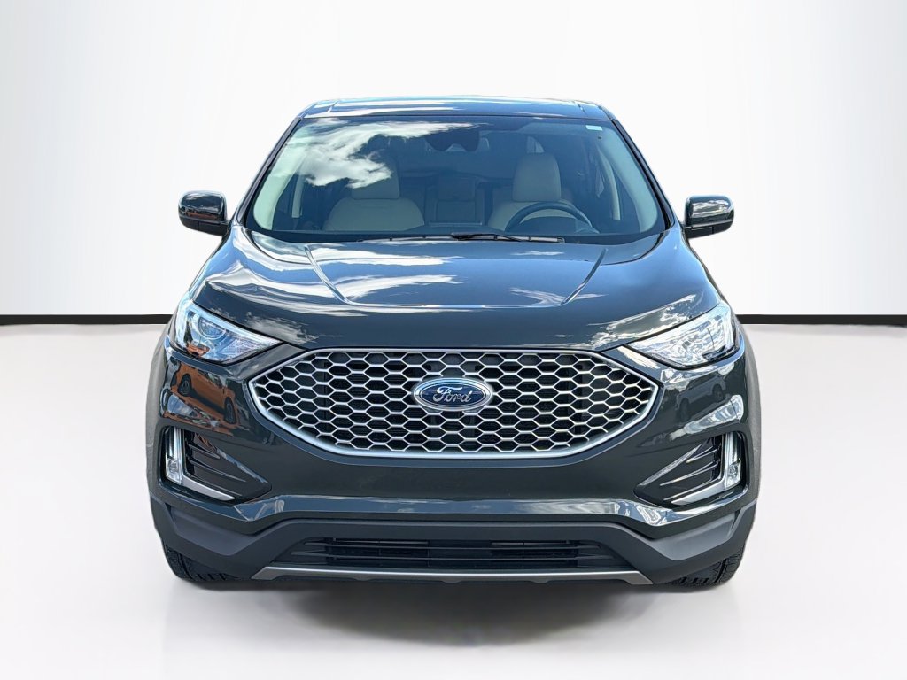 Certified 2024 Ford Edge SEL w/ Convenience Package AWD/4WD image 2