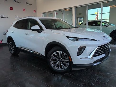 Used 2024 Buick Envision Preferred image 2