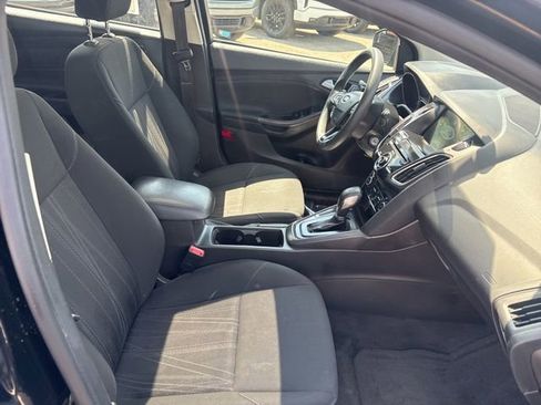 Used 2017 Ford Focus SEL FWD image 11