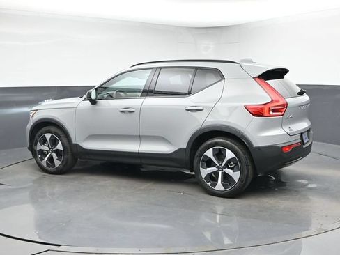 Used 2026 Volvo XC40 B5 Plus AWD/4WD image 6