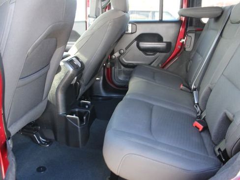 Used 2022 Jeep Wrangler Unlimited Sport AWD/4WD image 37