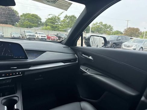 Used 2025 Cadillac XT4 Sport w/ Cold Weather Package FWD image 32